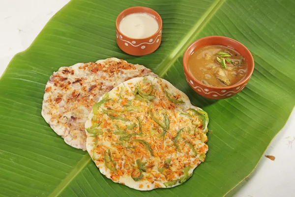 Güney Hint yemek Uthappams sambar ile
