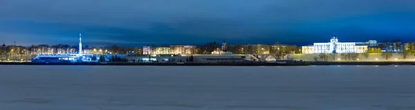 Puente sobre el río Volga — Foto de Stock