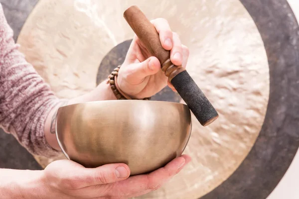 Traditional Tibetan Meditation Singing Bowl Personal Ritual — Stock Photo, Image