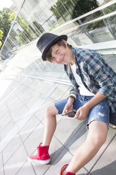 Boy with Skateboard — Stock Photo, Image