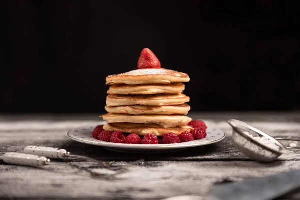 Pancake Amerika Terisolasi Piring — Stok Foto