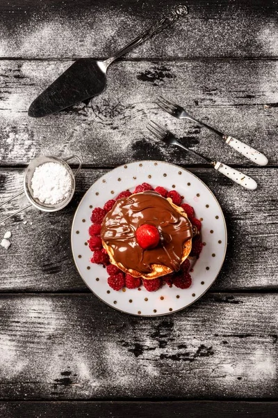 Pfannkuchen Von Oben Auf Schwarzem Tisch — Stockfoto