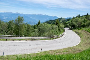 İtalyan Alplerinde Dolomitler 