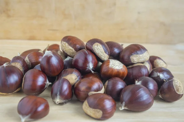 Verse Castanea Sativa Vruchten Tafel Zoete Kastanjes Klaar Koken Smakelijke — Stockfoto