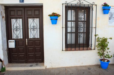 Mijas, Endülüs, İspanya, Avrupa'nın mavi tencere çiçekli evin cephe
