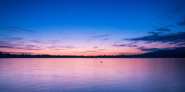 Soluppgång på sjön Attersee — Stockfoto