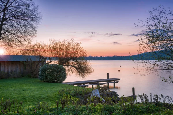 Lever de soleil sur le lac Attersee Photos De Stock Libres De Droits