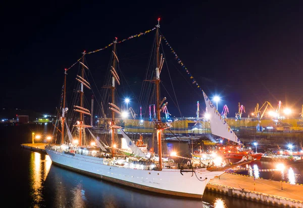 Wereld Grootste Zeilschip Sedov Haven Van Moermansk Nachts Foto Stockafbeelding