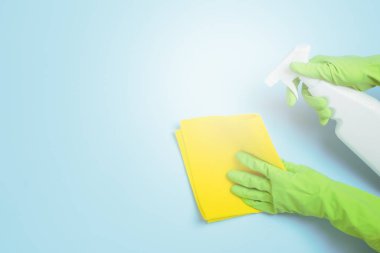 Mavi arka planda temizlik konsepti. Yüksek kalite fotoğraf