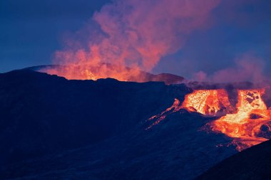 Fagradalsfall, İzlanda - 11 Haziran 2021: volkan patlaması