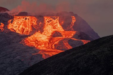 Fagradalsfall, İzlanda - 11 Haziran 2021: volkan patlaması