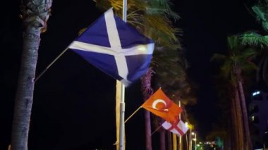 Geceleri bayraklar