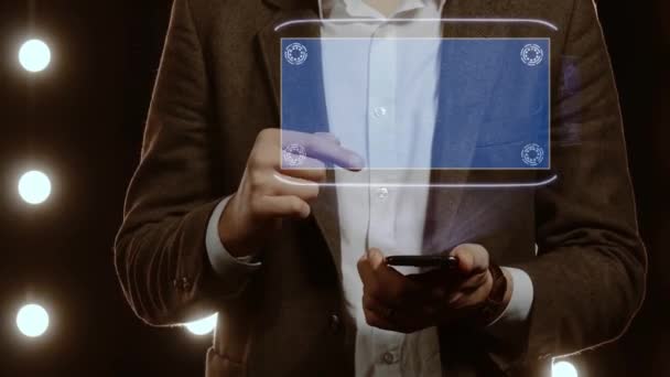 Zakenman toont hologram met tekst Social Distancing — Stockvideo
