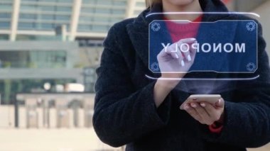 Kadın HUD Monopoly ile etkileşim içinde