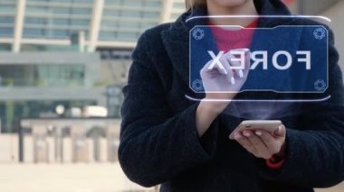 Kadın HUD FOREX ile etkileşim kurar