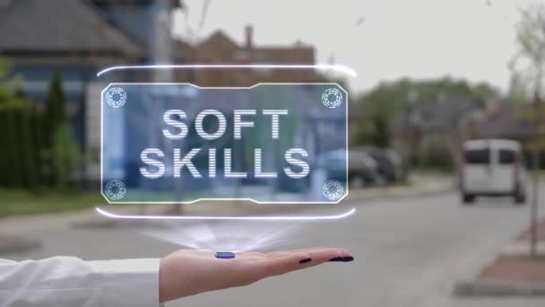 Mão feminina mostrando holograma Soft Skills — Vídeo de Stock