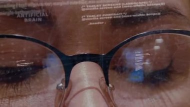 Geliştiricinin arka planında yapay beyin metni