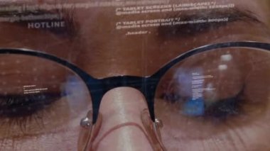 Geliştiricinin arkaplanındaki yardım hattı metni