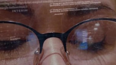 Geliştiricinin arkaplanındaki INTERIM metni