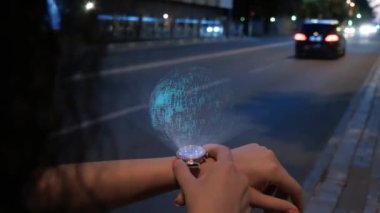 Hologramlı Kadın İş Bul
