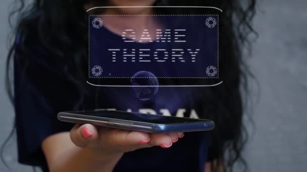 Mujer mostrando HUD holograma teoría de juegos — Vídeo de stock
