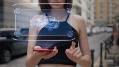 Genç yetişkin hologramla etkileşim içinde modern SUv