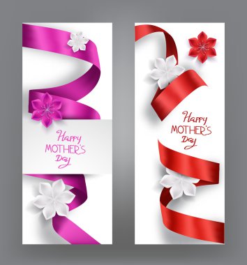 Ipek kurdele ve çiçeklerle zarif kartları