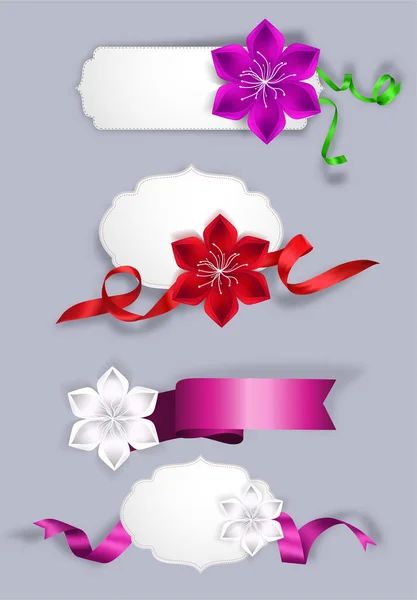 Conjunto de elegantes tarjetas de felicitación con cintas de seda y flores — Vector de stock
