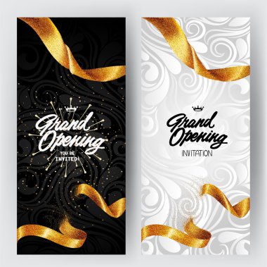 Altın pırıl pırıl kurdele ve çiçek arka plan ile Grand Açılış kartı