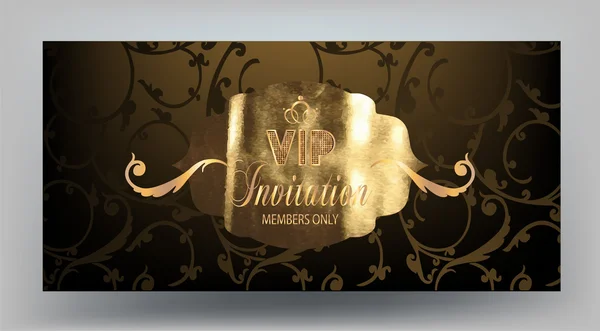 Vintage Vip uitnodiging gouden kaart met metalen frame en bloemdessin achtergrond — Stockvector