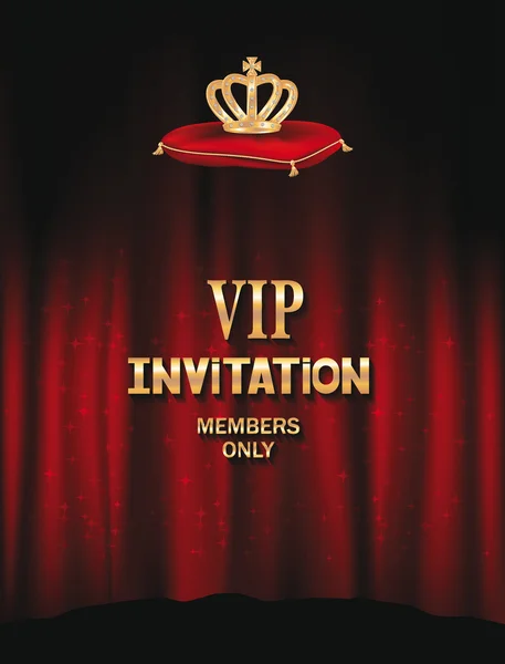 Biglietto d'invito VIP con corona sul cuscino rosso e tende sullo sfondo — Vettoriale Stock