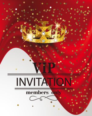 VIP davetiyeli altın taç ve kırmızı ipek kumaştan