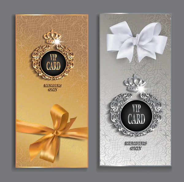 VIP κάρτες με χρυσό σχεδιαστικά στοιχεία και μεταξωτές κορδέλες — Διανυσματικό Αρχείο