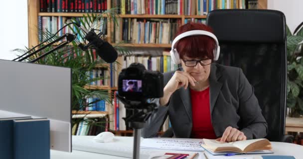 Lärare Undervisar Nätet Online Studera Studera Hemifrån Distansutbildning Karantänen Covid — Stockvideo
