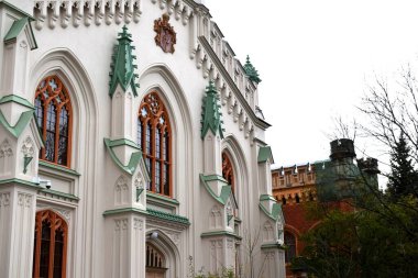 Binanın ön cephesi, mimari, inşaat