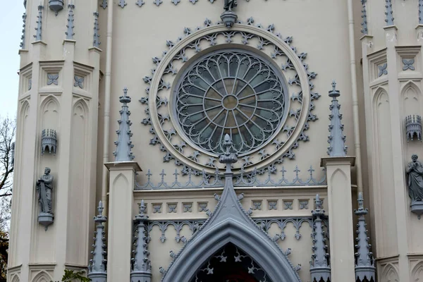 Detalhes Fachada Edifício Igreja Estilo Gótico — Fotografia de Stock