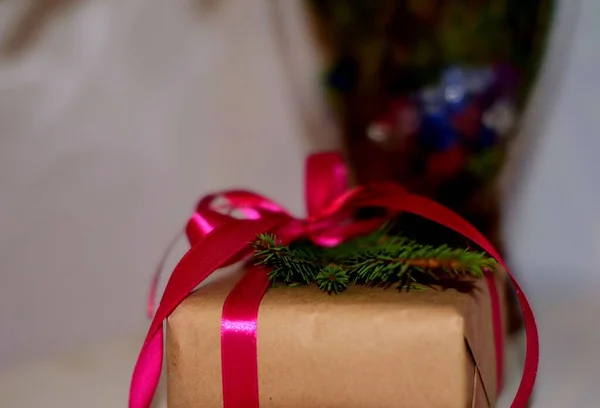 Geschenkdoos Met Satijnen Lint — Stockfoto