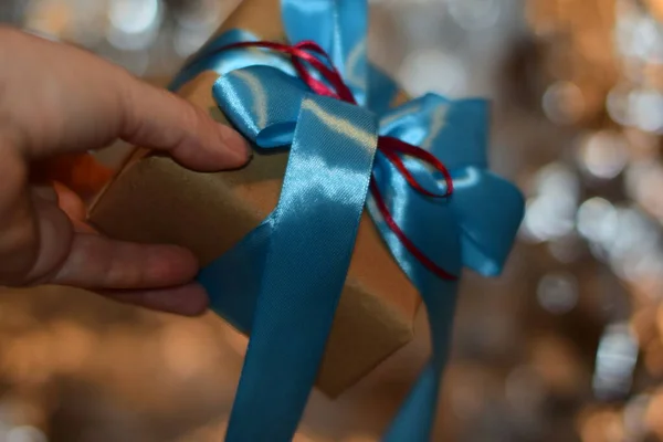 Geschenkbox Mit Satinband — Stockfoto