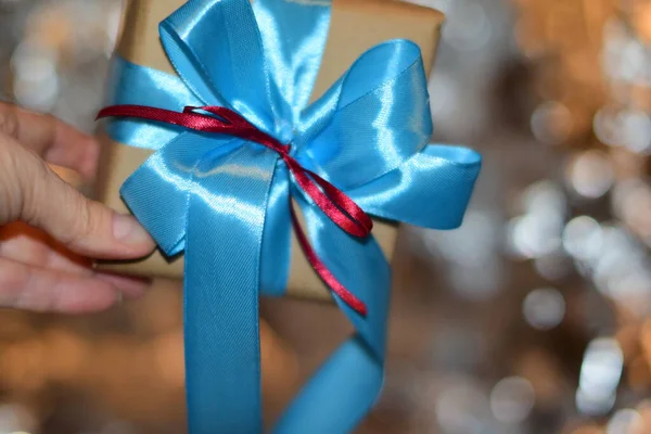 Geschenkbox Mit Satinband — Stockfoto