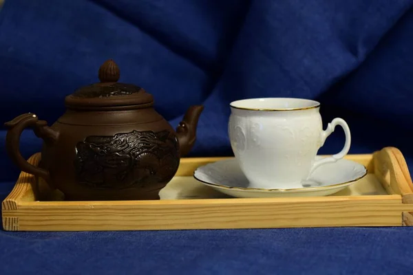 Керамический Чайник Чая Подносе — стоковое фото
