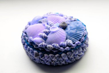 Mermili klasik mücevher kutusu.