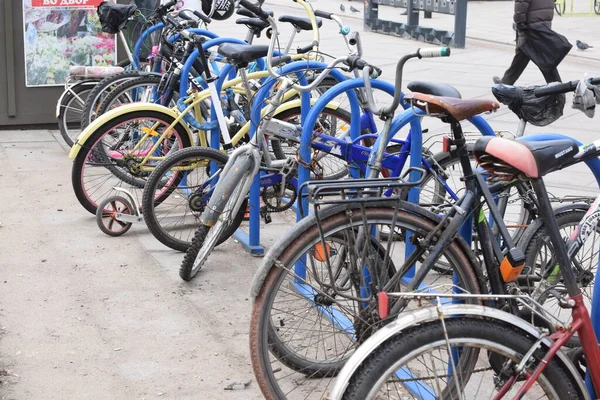 Parking Dla Rowerów Wypożyczalnia Rowerów Ulicy — Zdjęcie stockowe