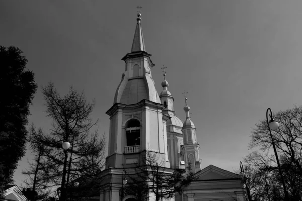 教会の建物街の風景 — ストック写真
