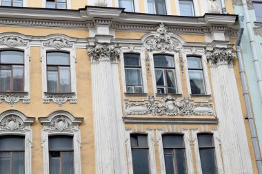 Binanın dış cephesi, tarihi bina, klasik mimari