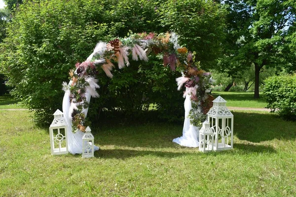 Wedding Arch Bride Groom — Stock Photo, Image