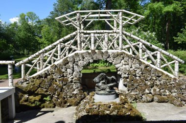 Bahçedeki çeşme, heykel, manzara tasarımı