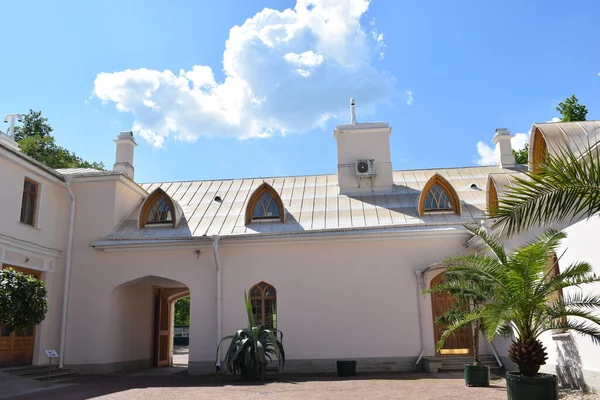 Casa Rica Jardim Paisagismo Parque Dia Verão — Fotografia de Stock