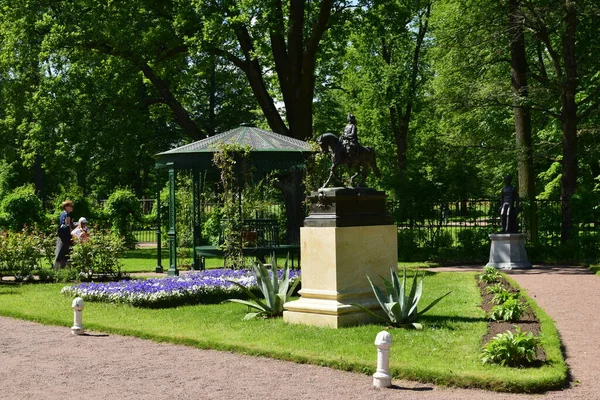 Recreatieplaats Voor Mensen Het Park Landschapsontwerp Het Park Zomerdag — Stockfoto