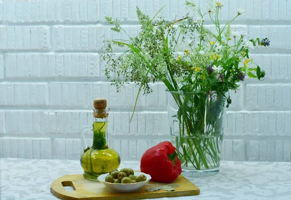 Natürmort Zeytinyağı Sebze Buket Çiçek — Stok fotoğraf