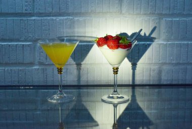  orange juice, strawberries and cream